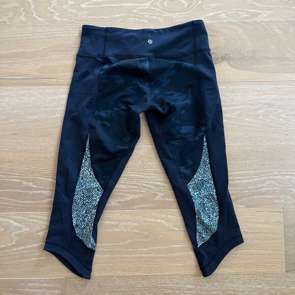 Lululemon Bundle 3 Cropped Leggings sz 8 Camo Striped Checked - Picture 7 of 9